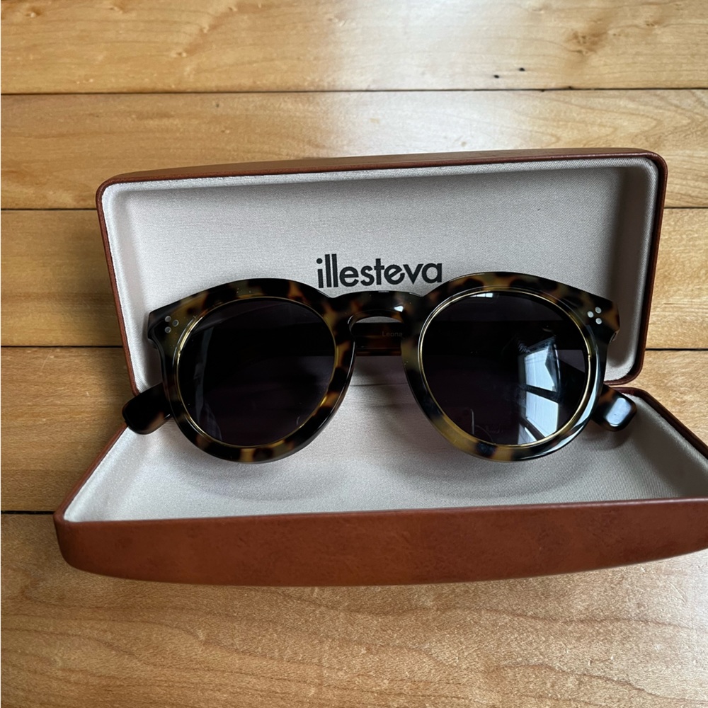 Illestiva Leonard II ring